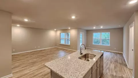 Living - 304 Brannan Ave, Byram, MS 39272 photo 2 of 4