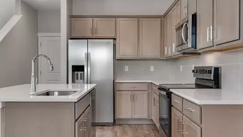 22245 E 6th Ave, Aurora, CO 80018