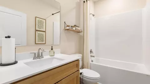 Bath - 7035 Berwick Cir, Labelle, FL 33935 photo 2 of 3