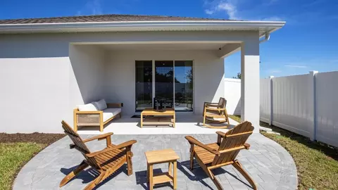 Exterior - 7035 Berwick Cir, Labelle, FL 33935 photo 7 of 8