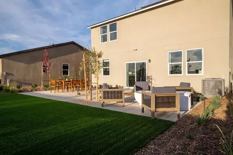 Exterior - 208 Nadine St, Merced, CA 95341 photo 8 of 26