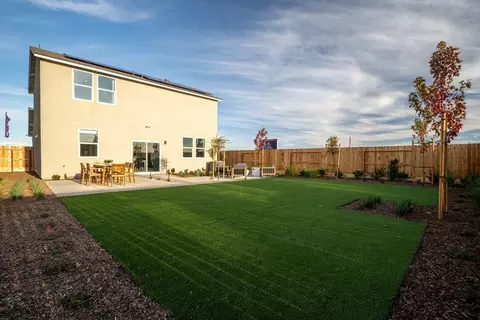 Exterior - 208 Nadine St, Merced, CA 95341 photo 7 of 26