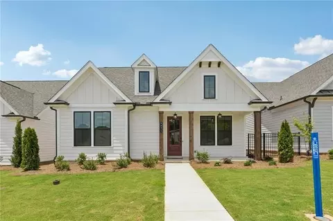 1036 Eastman Ct, Hoschton, GA 30548