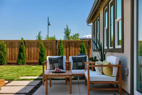 Exterior - 1306 Parkcrest Cir, Manteca, CA 95336 photo 5 of 11