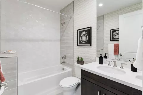 Bath - 1306 Parkcrest Cir, Manteca, CA 95336 photo 2 of 6