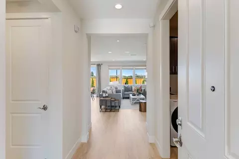 Entry Way - 1306 Parkcrest Cir, Manteca, CA 95336 photo 2 of 4