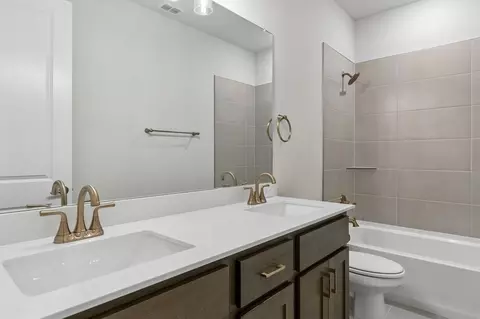 Bath - 2431 Silver Spring Ct, Celina, TX 75009 photo 3 of 8