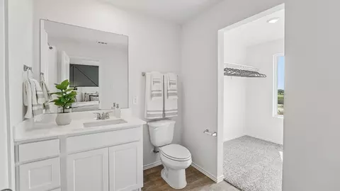 Bath - 1122 Celosia Loop, Kyle, TX 78640 photo 5 of 8