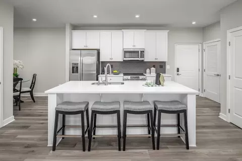 7102 Bridgeway Dr #105, Suffolk, VA 23435