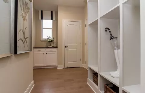 Entry Way - 910 Arthur Trl, Aurora, OH 44202 photo 1 of 3
