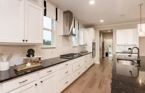 Kitchen - 910 Arthur Trl, Aurora, OH 44202 photo 4 of 8