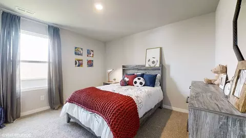 Bedroom - 16309 Davidson St, Bennington, NE 68007 photo 9 of 17