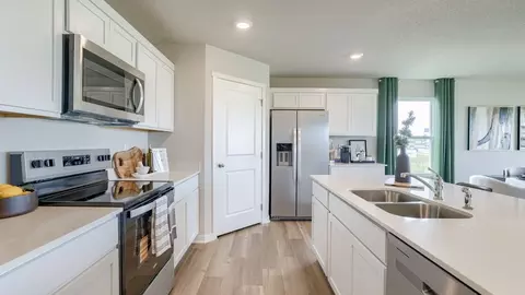 Kitchen - 16309 Davidson St, Bennington, NE 68007 photo 6 of 7