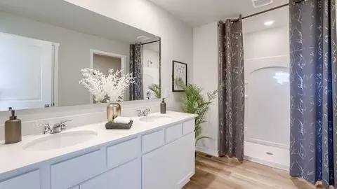 Bath - 16309 Davidson St, Bennington, NE 68007 photo 6 of 8