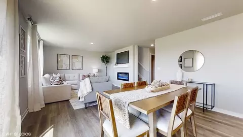 Dining - 16309 Davidson St, Bennington, NE 68007 photo 3 of 6