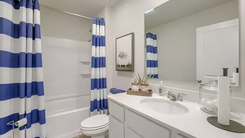 Bath - 16309 Davidson St, Bennington, NE 68007 photo 5 of 8