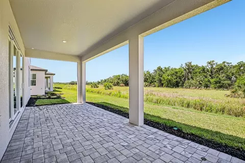 Exterior - 8928 Deep Horizon Loop, Parrish, FL 34219 photo 2 of 9