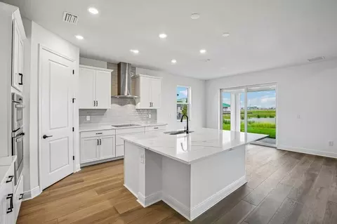 Kitchen - 8928 Deep Horizon Loop, Parrish, FL 34219 photo 1 of 7