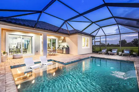 Exterior - 8928 Deep Horizon Loop, Parrish, FL 34219 photo 5 of 9