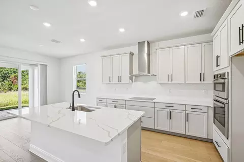 Kitchen - 8928 Deep Horizon Loop, Parrish, FL 34219 photo 2 of 2