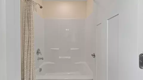 Bath - 500 Blackrock Blvd, Mars, PA 16046 photo 6 of 13