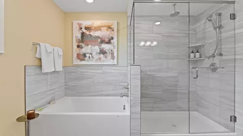 Bath - 500 Blackrock Blvd, Mars, PA 16046 photo 5 of 13