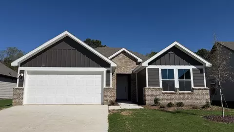 2057 Bobby Ashcraft Dr, Lindale, TX 75771