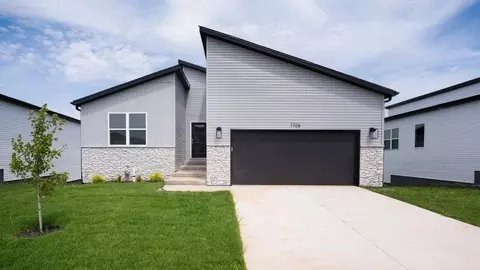 3914 E Wilsons Valley Blvd, Brookline, MO 65619