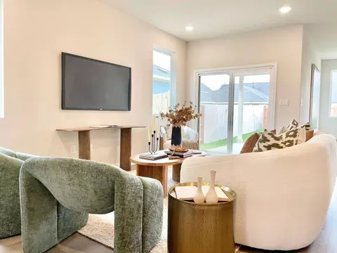 Living - 114 Kays Path, Georgetown, TX 78626 photo 5 of 12