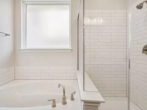 Bath - 114 Kays Path, Georgetown, TX 78626 photo 4 of 9