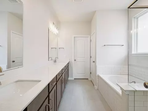 Bath - 114 Kays Path, Georgetown, TX 78626 photo 6 of 9