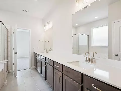Bath - 114 Kays Path, Georgetown, TX 78626 photo 3 of 9