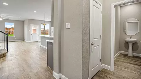 Entry Way - 1935 Jackson St, Cleburne, TX 76033 photo 3 of 8