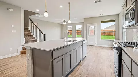 Kitchen - 1935 Jackson St, Cleburne, TX 76033 photo 7 of 11