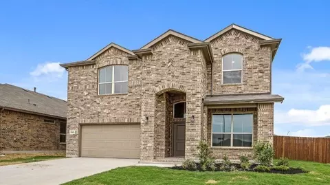 1935 Jackson St, Cleburne, TX 76033