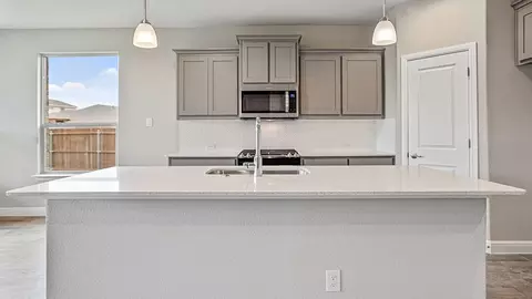 Kitchen - 1935 Jackson St, Cleburne, TX 76033 photo 6 of 11
