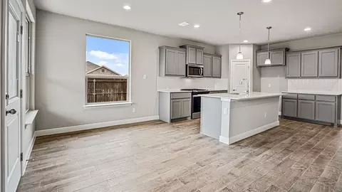 Kitchen - 1935 Jackson St, Cleburne, TX 76033 photo 8 of 11