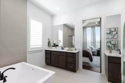 Bath - 325 Vale Run, Kyle, TX 78640 photo 4 of 5