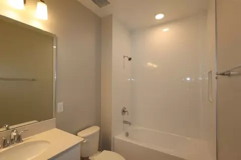 Bath - 1359 Lumpini St, Saint Cloud, FL 34771 photo 1 of 3