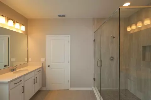 Bath - 1359 Lumpini St, Saint Cloud, FL 34771 photo 2 of 3