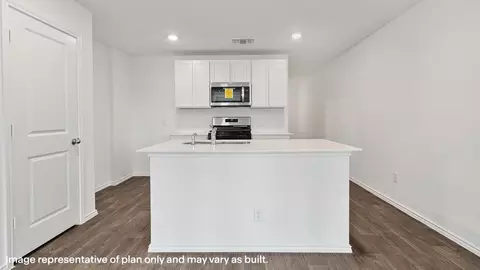 Kitchen - 4907 Iguana, Converse, TX 78109 photo 2 of 13