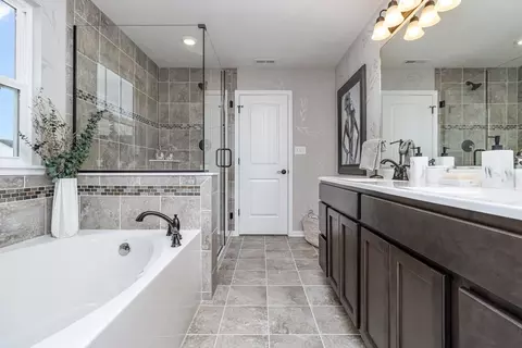 Bath - 8765 Bo St, Plainfield, IN 46168 photo 2 of 2