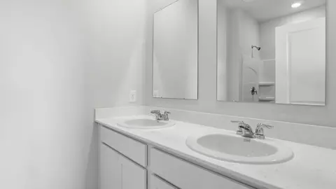 Bath - 8740 Basil Rd NW, Baltimore, OH 43105 photo 4 of 6