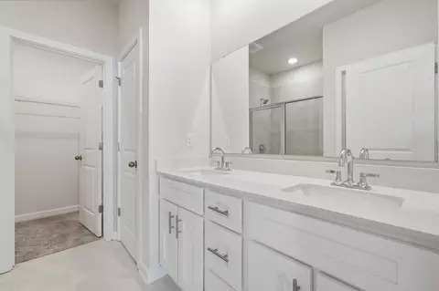 Bath - 2935 31st St NE, Hickory, NC 28601 photo 1 of 2