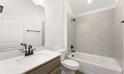 Bath - 2233 Switchgrass Dr, Argyle, TX 76226 photo 4 of 6