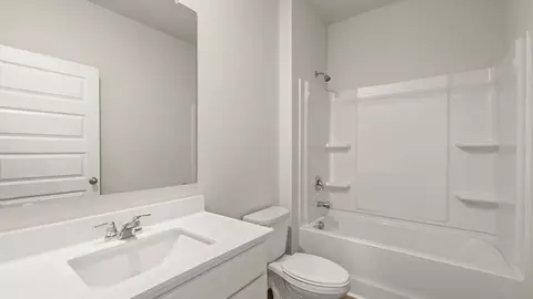 Bath - 108 Oakchase Park Ln, Hampton, GA 30228 photo 3 of 5