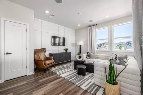 Living - 20763 E 57th Ave, Aurora, CO 80019 photo 5 of 9