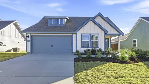 756 Sweet Pea Dr, Pilot Point, TX 76258