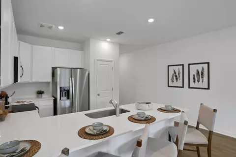 Kitchen - 7646 Commander Ln, Jacksonville, FL 32256 photo 2 of 3