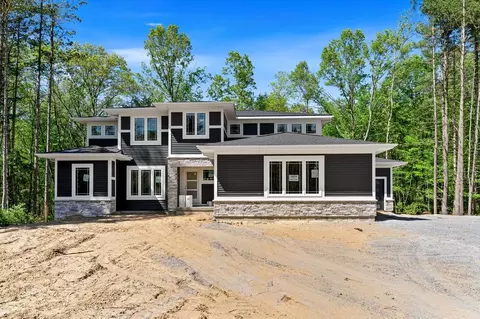 Exterior - 15350 144th Ave, Spring Lake, MI 49456 photo 8 of 13